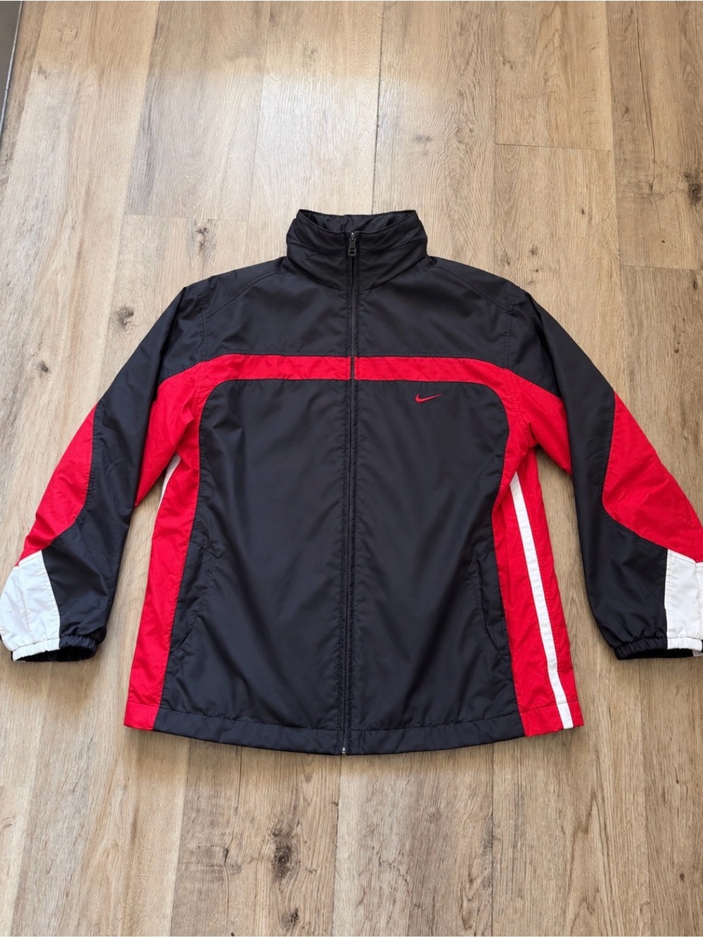 Nike Kids Xl Black, Red & White Sport heavy windbreaker  Jacket

0020 - Picture 2 of 5